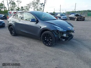 2023 Tesla Model Y Long Range with VIN 7SAYGDEE4PA139277, listed as a IAAI auction lot 41925517 with 31,308 mi miles. Bid and sale history available at carsss.com. Image 1.