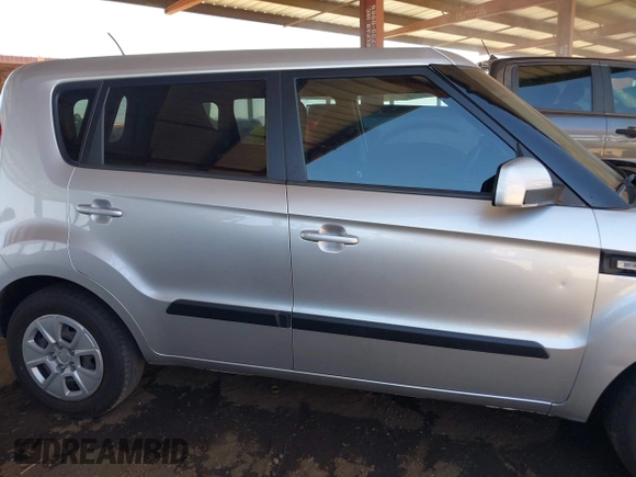 2012 Kia Soul with VIN KNDJT2A59C7400121, listed as a IAAI auction lot 42058012 with 83,059 mi miles. Bid and sale history available at carsss.com. Image 13.