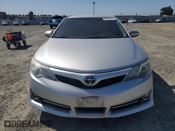 2014 Toyota Camry L with VIN 4T1BF1FK6EU795198, listed as a Copart auction lot 55472475 with 197,996 mi miles and Salvage Title. Bid and sale history available at DreamBid. Image 5.