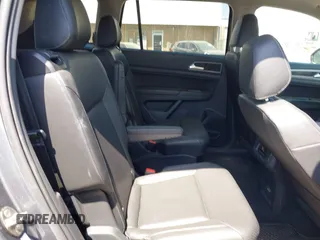 2019 Volkswagen Atlas SEL z VIN 1V2ER2CA5KC555568, wystawiony jako IAAI lot #42050516 z przebiegiem 71 599 mil mil oraz . Historia ofert i sprzedaży dostępna na DreamBid. Obrazek 8.