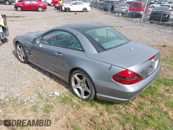 2011 Mercedes-Benz SL 550 z VIN WDBSK7BA9BF165156, wystawiony jako IAAI lot #42075223 z przebiegiem 41 313 mil mil oraz . Historia ofert i sprzedaży dostępna na DreamBid. Obrazek 3.