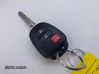 2018 Toyota RAV4 LE с VIN JTMBFREVXJJ745379, выставлен на аукционе IAAI как лот 42269832 с пробегом Не указан миль и . История ставок и продаж доступна на DreamBid. Изображение 11.
