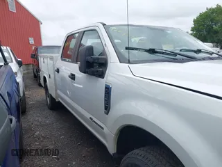 2019 Ford F-350 Platinum with VIN 1FT7W3BTXKEG58288, listed as a IAAI auction lot 42630082 with 161,637 mi miles and . Bid and sale history available at DreamBid. Image 13.