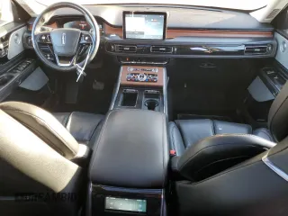 2020 Lincoln Aviator Reserve z VIN 5LM5J7WC0LGL18623, wystawiony jako Copart lot #46533755 z przebiegiem 39 607 mil mil oraz Szkoda całkowita • Salvage title. Historia ofert i sprzedaży dostępna na DreamBid. Obrazek 8.