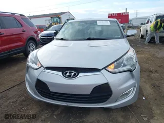 2015 Hyundai Veloster RE:FLEX with VIN KMHTC6AD8FU233646, listed as a IAAI auction lot 41719338 with 171,110 mi miles. Bid and sale history available at carsss.com. Image 12.