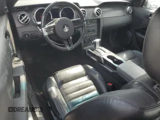 2006 Ford Mustang GT Deluxe z VIN 1ZVFT82H565248899, wystawiony jako Copart lot #52450805 z przebiegiem 166 284 mil mil oraz Czysty tytuł • Clean title. Historia ofert i sprzedaży dostępna na DreamBid. Obrazek 8.