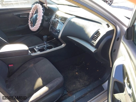 2013 Nissan Altima 2.5 SL with VIN 1N4AL3AP9DC266457, listed as a IAAI auction lot 41858272 with 310,998 mi miles. Bid and sale history available at carsss.com. Image 5.