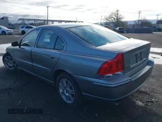 2006 Volvo S60 2.5T with VIN YV1RH592062547178, listed as a IAAI auction lot 42084142 with 145,669 mi miles. Bid and sale history available at carsss.com. Image 3.
