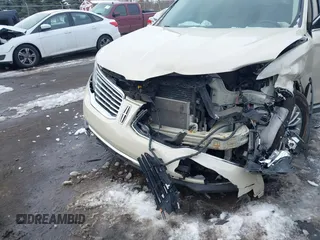 2016 Lincoln MKX Select z VIN 2LMTJ8KR0GBL38074, wystawiony jako IAAI lot #41635344 z przebiegiem 96 239 mil mil oraz . Historia ofert i sprzedaży dostępna na DreamBid. Obrazek 6.