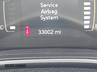 2019 Jeep Cherokee Latitude Plus with VIN 1C4PJMLB5KD489488, listed as a IAAI auction lot 42147598 with 33,002 mi miles and . Bid and sale history available at carsss.com. Image 16.