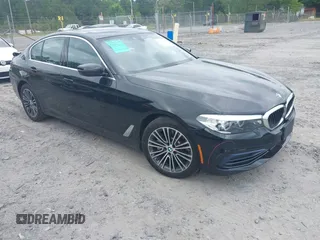 2020 BMW 5 Series 530i xDrive z VIN WBAJR7C06LWW65210, wystawiony jako IAAI lot #42083540 z przebiegiem 68 485 mil mil oraz . Historia ofert i sprzedaży dostępna na DreamBid. Obrazek 1.