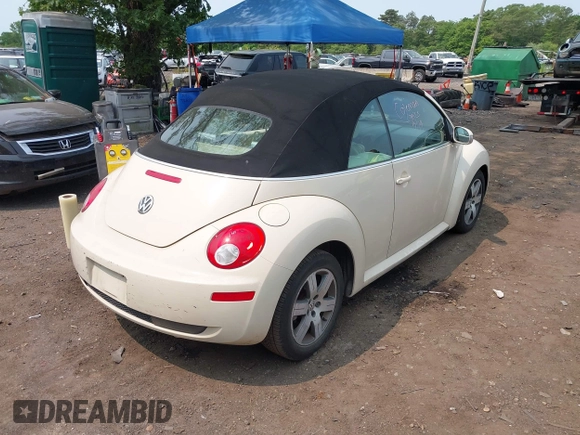 2006 Volkswagen Beetle z VIN 3VWRF31Y66M316498, wystawiony jako IAAI lot #42399384 z przebiegiem 123 886 mil mil oraz . Historia ofert i sprzedaży dostępna na DreamBid. Obrazek 4.