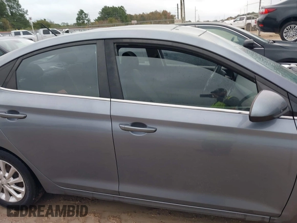 2019 Hyundai Accent SE with VIN 3KPC24A39KE055659, listed as a IAAI auction lot 41048549 with 57,101 mi miles. Bid and sale history available at carsss.com. Image 13.