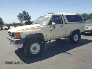 1986 Toyota Pickup с VIN JT4RN63R3G0089482, выставлен на аукционе Copart как лот 61452085 с пробегом 134 512 миль миль и Чистый • Clean title. История ставок и продаж доступна на DreamBid. Изображение 1.