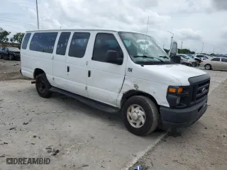 2008 Ford Econoline Wagon XL with VIN 1FBSS31L88DA78242, listed as a Copart auction lot 73187014 with 211,663 mi miles and Salvage Title. Bid and sale history available at carsss.com. Image 4.