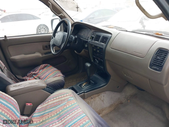 1997 Toyota 4Runner SR5 with VIN JT3GN86R1V0048834, listed as a IAAI auction lot 41715917 with 369,366 mi miles. Bid and sale history available at carsss.com. Image 5.