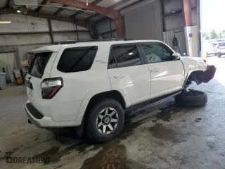 2023 Toyota 4Runner TRD Off Road with VIN JTEPU5JR4P6132677, listed as a Copart auction lot 63940604 with 27,127 mi miles and Clean Title. Bid and sale history available at carsss.com. Image 3.