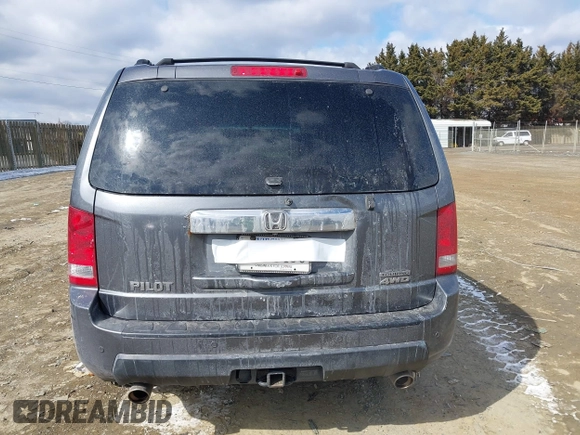 2011 Honda Pilot Touring with VIN 5FNYF4H98BB016012, listed as a IAAI auction lot 41634844 with 202,160 mi miles. Bid and sale history available at carsss.com. Image 16.