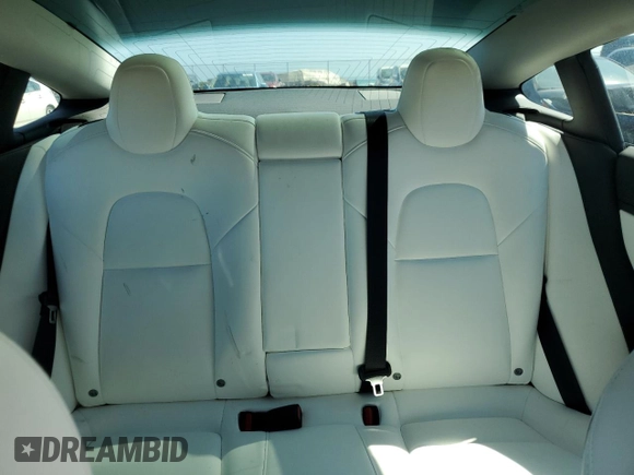 2020 Tesla Model 3 Standard Range Plus z VIN 5YJ3E1EA2LF775170, wystawiony jako Copart lot #46892785 z przebiegiem 48 539 mil mil oraz Szkoda całkowita • Salvage title. Historia ofert i sprzedaży dostępna na DreamBid. Obrazek 10.