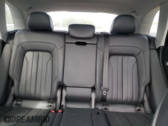2018 Audi Q5 Premium Plus with VIN WA1BNAFY7J2190716, listed as a Copart auction lot 61136185 with 105,973 mi miles and Clean title. Bid and sale history available at DreamBid. Image 10.