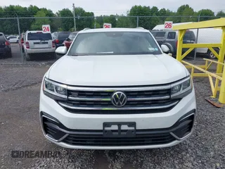 2021 Volkswagen Atlas SEL z VIN 1V2SE2CA7MC214805, wystawiony jako IAAI lot #42374591 z przebiegiem 61 775 mil mil oraz . Historia ofert i sprzedaży dostępna na DreamBid. Obrazek 13.