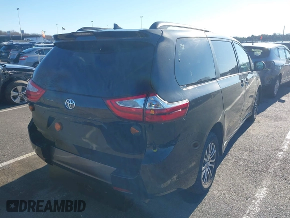 2018 Toyota Sienna XLE Auto Access Seat with VIN 5TDYZ3DC0JS913659, listed as a IAAI auction lot 41753475 with 172,858 mi miles. Bid and sale history available at carsss.com. Image 4.