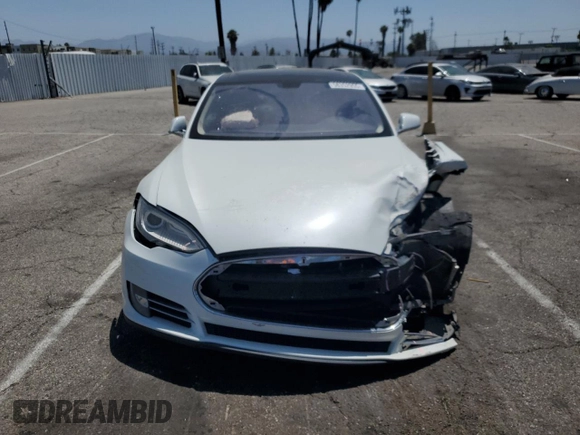 2013 Tesla Model S Performance с VIN 5YJSA1DP3DFP10567, выставлен на аукционе Copart как лот 58352955 с пробегом 128 438 миль миль и Списание • Salvage title. История ставок и продаж доступна на DreamBid. Изображение 5.