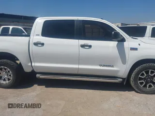 2011 Toyota Tundra z VIN 5TFEY5F18BX105276, wystawiony jako IAAI lot #41735082 z przebiegiem 221 992 mil mil oraz . Historia ofert i sprzedaży dostępna na DreamBid. Obrazek 13.