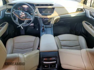 2022 Cadillac XT5 Premium Luxury FWD z VIN 1GYKNERS9NZ120517, wystawiony jako Copart lot #58978045 z przebiegiem 31 456 mil mil oraz Szkoda całkowita • Salvage title. Historia ofert i sprzedaży dostępna na DreamBid. Obrazek 8.