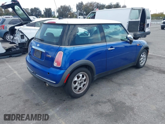 2005 MINI Hardtop with VIN WMWRC33585TJ69273, listed as a IAAI auction lot 42041797 with 150,983 mi miles and . Bid and sale history available at DreamBid. Image 4.