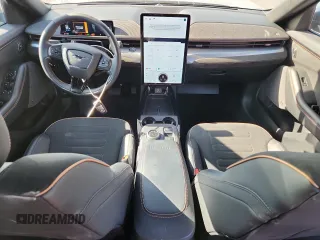 2023 Ford Mustang Mach-E GT z VIN 3FMTK4SE6PMA61931, wystawiony jako Copart lot #62026605 z przebiegiem 15 265 mil mil oraz Szkoda całkowita • Salvage title. Historia ofert i sprzedaży dostępna na DreamBid. Obrazek 8.
