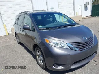 2015 Toyota Sienna LE AAS with VIN 5TDKK3DC1FS634254, listed as a IAAI auction lot 41998016 with 158,496 mi miles. Bid and sale history available at carsss.com. Image 1.