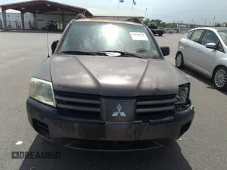 2005 Mitsubishi Endeavor LS with VIN 4A4MM21S65E044878, listed as a IAAI auction lot 40503526 with 186,503 mi miles. Bid and sale history available at carsss.com. Image 6.