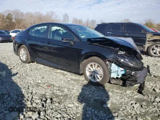 2025 Toyota Camry LE with VIN 4T1DAACK1SU533001, listed as a Copart auction lot 43747945 with 9,236 mi miles and Salvage Title. Bid and sale history available at DreamBid. Image 4.
