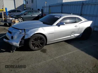2015 Chevrolet Camaro LS z VIN 2G1FB1E39F9140892, wystawiony jako Copart lot #54823925 z przebiegiem 128 963 mil mil oraz Szkoda całkowita • Salvage title. Historia ofert i sprzedaży dostępna na DreamBid. Obrazek 1.