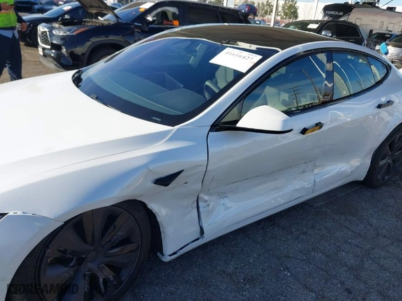2022 Tesla Model S with VIN 5YJSA1E56NF493062, listed as a IAAI auction lot 41616427 with 41,874 mi miles. Bid and sale history available at carsss.com. Image 6.