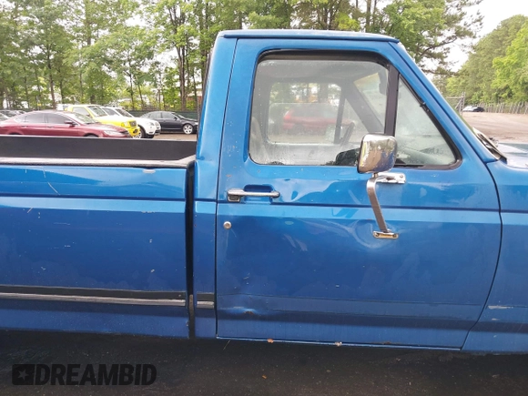 1990 Ford F-150 z VIN 1FTEF15N5LNB22374, wystawiony jako IAAI lot #42443032 z przebiegiem 97 868 mil mil oraz . Historia ofert i sprzedaży dostępna na DreamBid. Obrazek 13.
