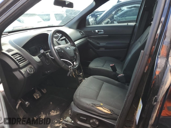 2017 Ford Police Interceptor Utility z VIN 1FM5K8AT9HGC34661, wystawiony jako Copart lot #55511315 z przebiegiem 68 705 mil mil oraz Czysty tytuł • Clean title. Historia ofert i sprzedaży dostępna na DreamBid. Obrazek 7.