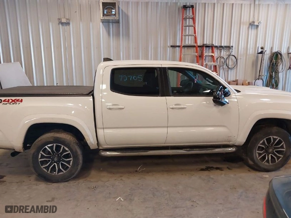 2020 Toyota Tacoma 4WD SR5 with VIN 3TMCZ5AN5LM362756, listed as a IAAI auction lot 41434387 with 42,971 mi miles. Bid and sale history available at carsss.com. Image 14.