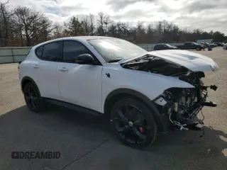 2024 Dodge Hornet R/T Plus z VIN ZACPDFDW8R3A28180, wystawiony jako Copart lot #47788165 z przebiegiem 1 207 mil mil oraz Szkoda całkowita • Salvage title. Historia ofert i sprzedaży dostępna na DreamBid. Obrazek 4.