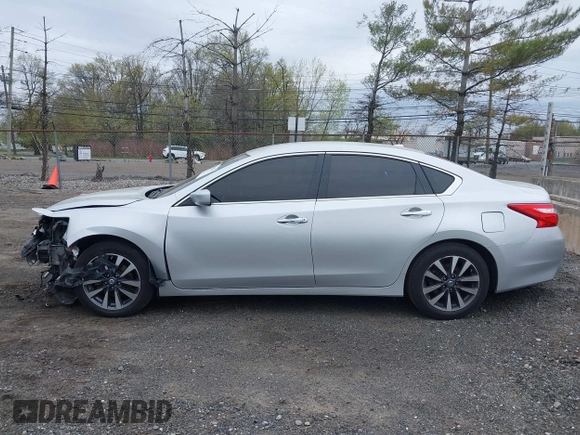 2017 Nissan Altima SR with VIN 1N4AL3AP6HC220784, listed as a IAAI auction lot 42085597 with 80,589 mi miles and . Bid and sale history available at DreamBid. Image 14.