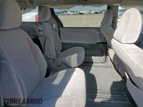 2017 Toyota Sienna LE Auto Access Seat with VIN 5TDKZ3DC5HS885101, listed as a Copart auction lot 59471975 with 117,696 mi miles and Salvage title. Bid and sale history available at DreamBid. Image 11.