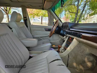 1988 Mercedes-Benz 560 with VIN WDBCA39D0JA410101, listed as a Copart auction lot 78961194 with 247,459 mi miles and Clean Title. Bid and sale history available at DreamBid. Image 5.