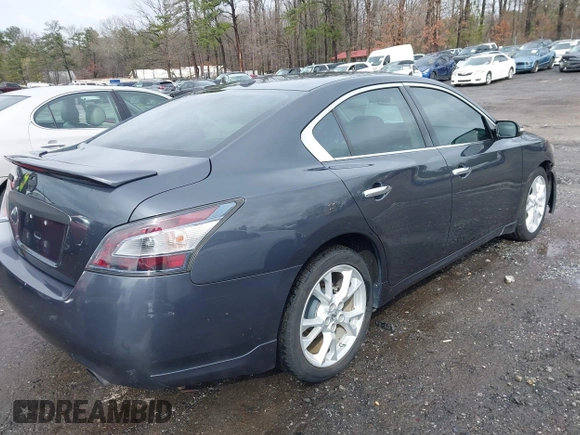 2013 Nissan Maxima SV z VIN 1N4AA5AP7DC814845, wystawiony jako IAAI lot #41758456 z przebiegiem 139 556 mil mil oraz . Historia ofert i sprzedaży dostępna na DreamBid. Obrazek 4.