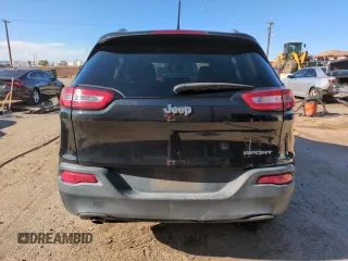 2015 Jeep Cherokee Sport z VIN 1C4PJLAB6FW689285, wystawiony jako Copart lot #54341465 z przebiegiem 114 293 mil mil oraz Szkoda całkowita • Salvage title. Historia ofert i sprzedaży dostępna na DreamBid. Obrazek 6.