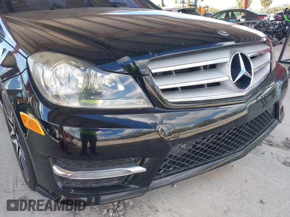 2013 Mercedes-Benz C-Class C 250 Sport with VIN WDDGF4HB8DA798585, listed as a IAAI auction lot 40421628 with 121,343 mi miles. Bid and sale history available at carsss.com. Image 12.