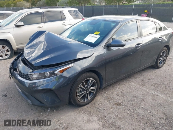 2024 Kia Forte LXS with VIN 3KPF24AD5RE720735, listed as a IAAI auction lot 41956986 with 27,967 mi miles and . Bid and sale history available at DreamBid. Image 2.