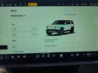 2023 Rivian R1S Adventure z VIN 7PDSGBBA5PN024306, wystawiony jako Copart lot #53980375 z przebiegiem 10 389 mil mil oraz Szkoda całkowita • Salvage title. Historia ofert i sprzedaży dostępna na DreamBid. Obrazek 9.
