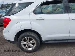 2011 Chevrolet Equinox LS with VIN 2GNALBEC2B1172040, listed as a IAAI auction lot 42059522 with 999,999 mi miles. Bid and sale history available at carsss.com. Image 11.