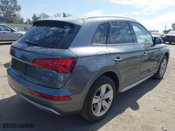 2018 Audi Q5 Premium with VIN WA1ANAFY1J2184826, listed as a IAAI auction lot 41681537 with 106,826 mi miles. Bid and sale history available at carsss.com. Image 4.